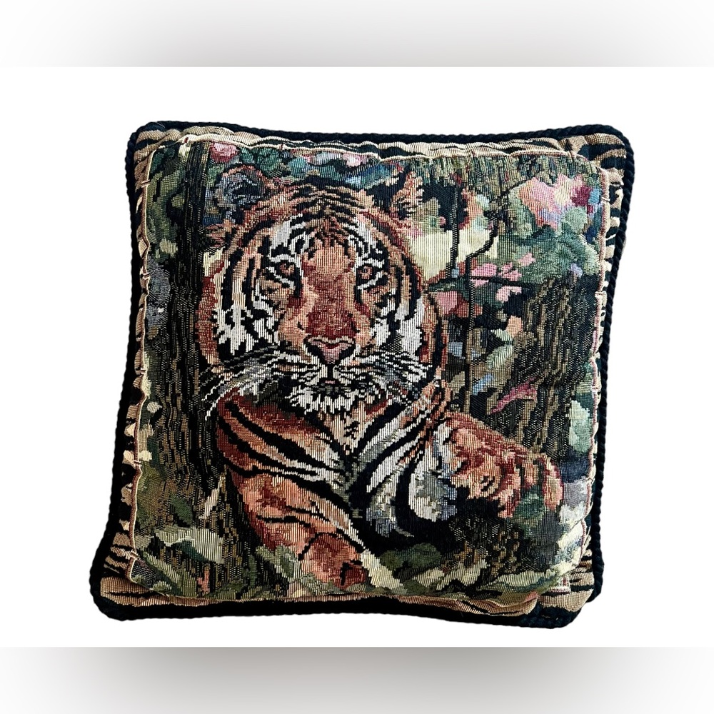 Tiger Tapestry Decorative Throw Pillow Animal Print Ashford Court 17 X 16.5”